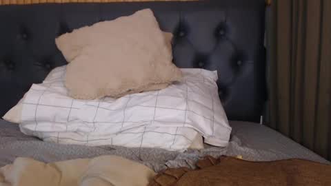 Snapshot of xgirlonfirex chatting on 12-19-24, 11:07 preciousxoxo online show from 12-19-24, 11:07
