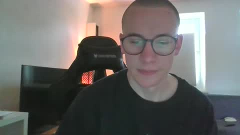 xhenno online show from 03-28-26, 09:53