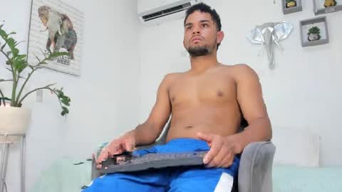 Snapshot of xhj_gambaru chatting on 04-07-26, 12:27 Gambaru online show from 04-07-26, 12:27