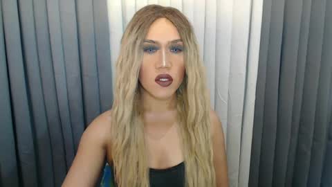 GWEN THOMPSON .......   online show from 12-09-24, 05:52