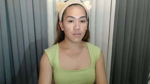 GWEN THOMPSON .......   online show from 01-11-25, 09:36