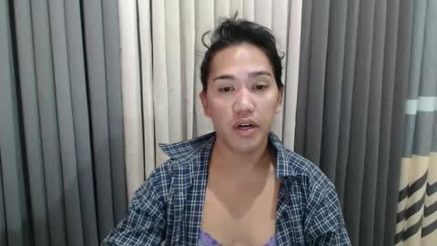 GWEN THOMPSON .......   online show from 02-21-25, 05:31