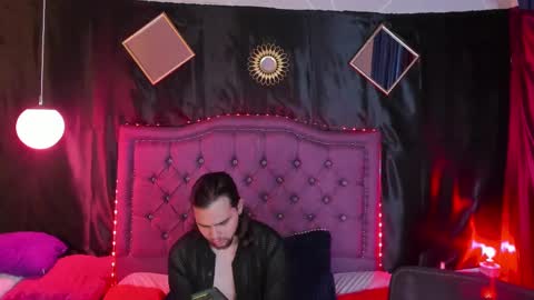 xialee and Lio online show from 01-08-25, 08:49