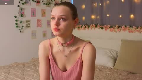 Luna and Lina online show from 11-20-25, 04:12