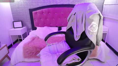 xiomy online show from 02-07-25, 02:08