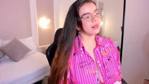 X I M E N A  online show from 02-11-26, 12:21