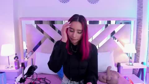 Snapshot of ximena_vasquez8 chatting on 03-17-26, 04:39 Xime online show from 03-17-26, 04:39