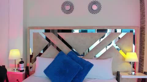 Snapshot of ximena_vasquez8 chatting on 03-29-26, 04:01 Xime online show from 03-29-26, 04:01