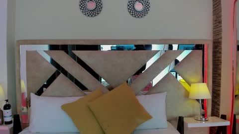 Snapshot of ximena_vasquez8 chatting on 03-30-26, 03:29 Xime online show from 03-30-26, 03:29