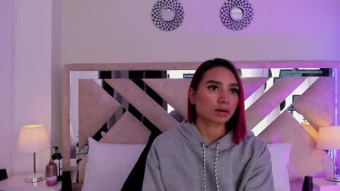 Snapshot of ximena_vasquez8 chatting on 04-01-26, 04:13 Xime online show from 04-01-26, 04:13