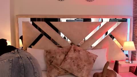 Snapshot of ximena_vasquez8 chatting on 04-14-26, 03:56 Xime online show from 04-14-26, 03:56