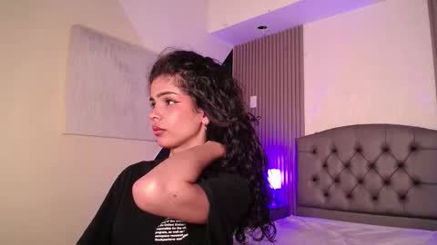 Mia Vega online show from 09-09-25, 10:42