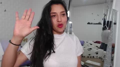 Snapshot of ximenaa_suarez chatting on 02-18-25, 04:15 ximena suarez online show from 02-18-25, 04:15