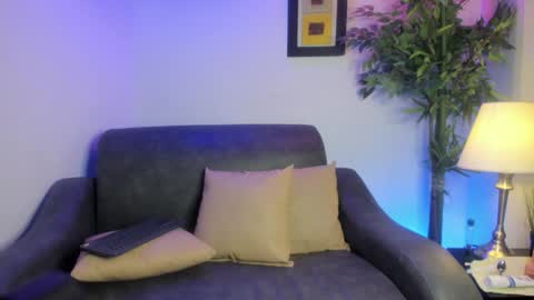 ximenasalazar online show from 12-17-24, 10:44