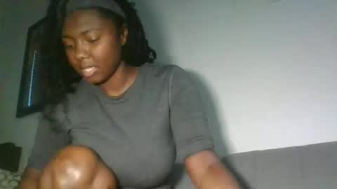 Snapshot of ximora212 chatting on 04-22-26, 12:07 Ximora online show from 04-22-26, 12:07