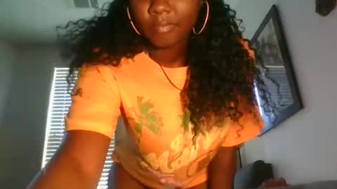 Snapshot of ximora212 chatting on 05-25-26, 01:28 Ximora online show from 05-25-26, 01:28