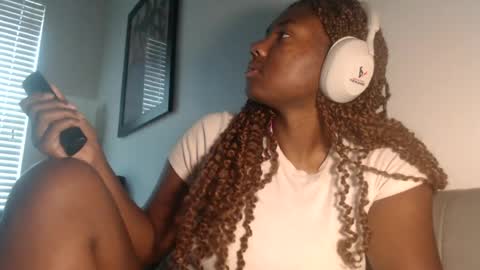 Snapshot of ximora212 chatting on 06-22-26, 03:20 Ximora online show from 06-22-26, 03:20