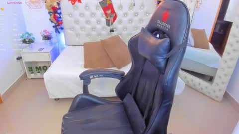 xiomara_cortes online show from 12-18-24, 07:19