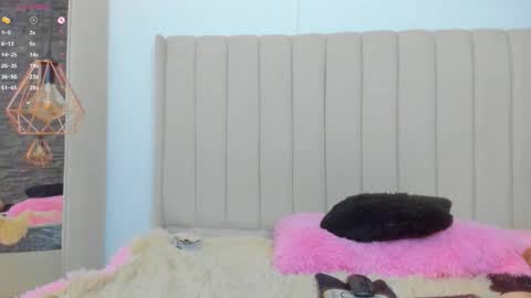 xiomara_cortes online show from 10-09-25, 01:03