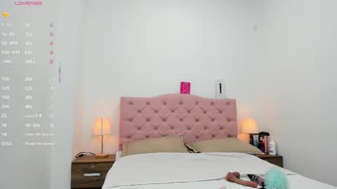 Xiomy online show from 10-19-25, 11:33