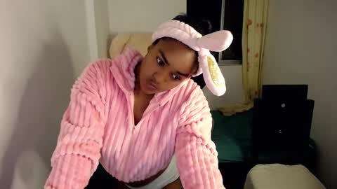 Snapshot of xiomy_winklar chatting on 12-23-24, 12:57 xiomy winklar online show from 12-23-24, 12:57