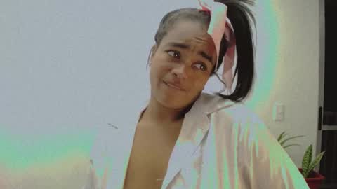 Snapshot of xiomy_winklar chatting on 02-12-25, 12:37 xiomy winklar online show from 02-12-25, 12:37