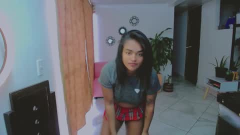 Snapshot of xiomy_winklar chatting on 02-25-25, 09:24 xiomy winklar online show from 02-25-25, 09:24