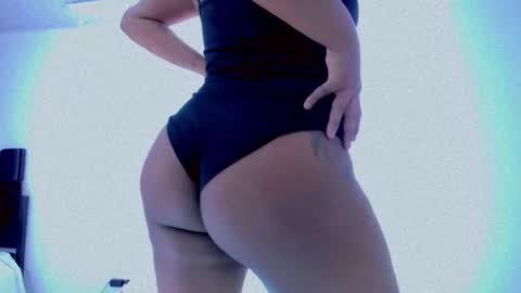Snapshot of xiomy_winklar chatting on 03-11-25, 03:23 xiomy winklar online show from 03-11-25, 03:23