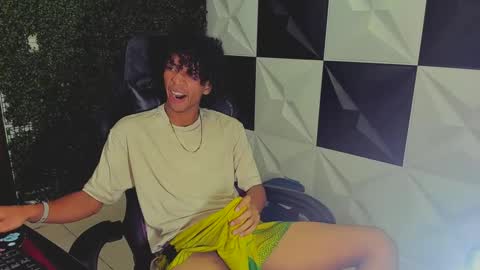 Snapshot of xion_ez chatting on 10-03-25, 09:01 xion_ez online show from 10-03-25, 09:01