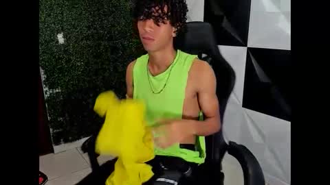 Snapshot of xion_ez chatting on 10-07-25, 09:34 xion_ez online show from 10-07-25, 09:34