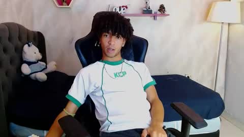 Snapshot of xion_ez chatting on 10-11-25, 08:40 xion_ez online show from 10-11-25, 08:40