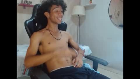 Snapshot of xion_ez chatting on 10-27-25, 08:35 xion_ez online show from 10-27-25, 08:35