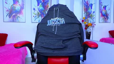 Snapshot of xkim_starx chatting on 01-18-25, 03:42 welcome friends online show from 01-18-25, 03:42