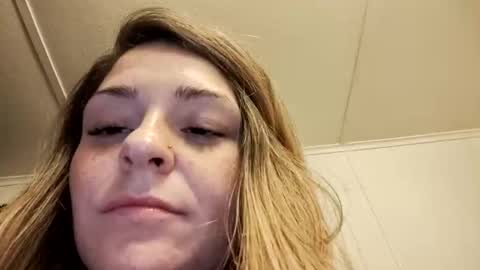 Snapshot of xkittymeowz chatting on 11-15-25, 08:11 xkittymeowz online show from 11-15-25, 08:11