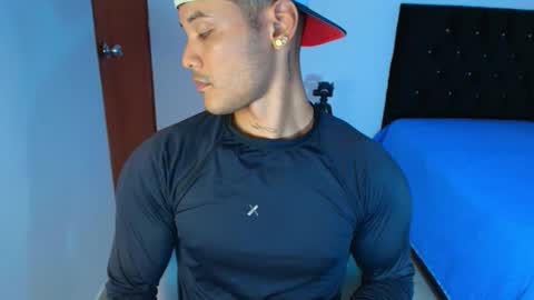 xlatin21 online show from 11-02-25, 10:56