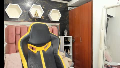 Ximena online show from 02-01-25, 06:43