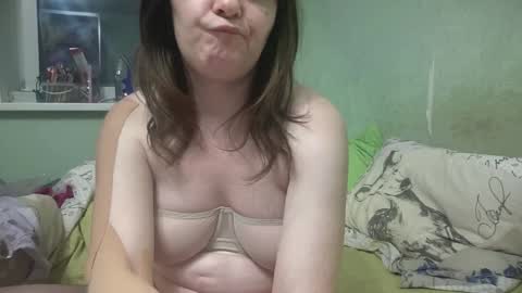 Luna online show from 12-14-25, 04:34