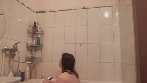 Luna online show from 12-21-25, 05:09