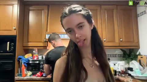 Snapshot of xmaskedgirl888 chatting on 06-08-26, 08:42 Extreme Couple online show from 06-08-26, 08:42