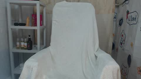 Snapshot of xmaxie_ chatting on 04-04-26, 11:29 Maxie online show from 04-04-26, 11:29