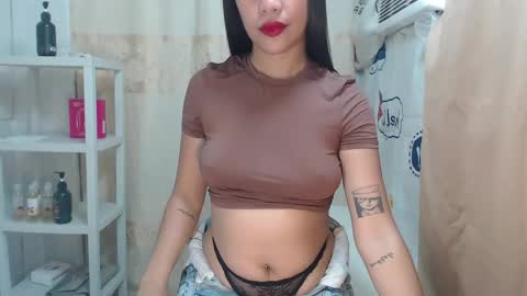Snapshot of xmaxie_ chatting on 04-26-26, 06:44 Maxie online show from 04-26-26, 06:44