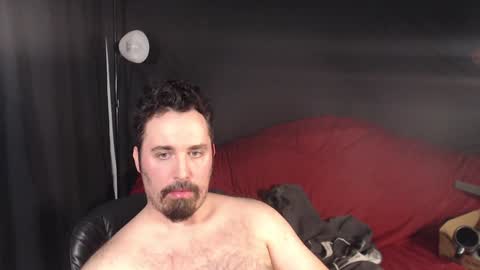 Snapshot of xmetalstudx chatting on 02-08-25, 01:54 MetalstudMaster online show from 02-08-25, 01:54