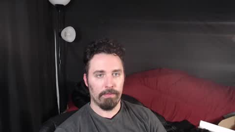Snapshot of xmetalstudx chatting on 02-14-25, 03:33 MetalstudMaster online show from 02-14-25, 03:33
