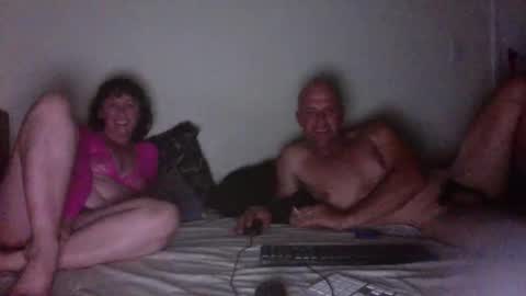 xnxxcoupleloveporn online show from 10-17-25, 09:45