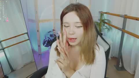 Snapshot of xohanna chatting on 09-26-25, 07:12 Milana online show from 09-26-25, 07:12