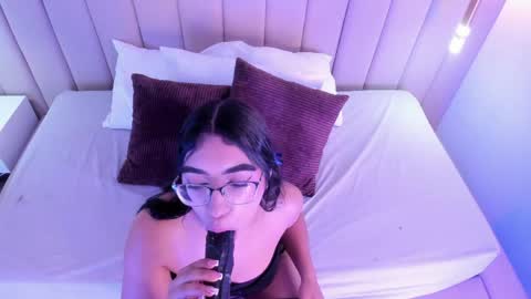 Xolara  online show from 04-17-26, 10:51