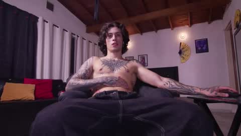   online show from 02-11-26, 03:33