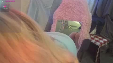 Chloe online show from 02-22-25, 03:12