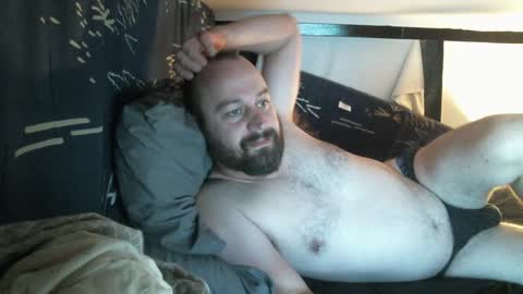 Snapshot of xredchestedx chatting on 01-01-25, 09:07 Red online show from 01-01-25, 09:07