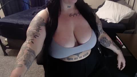 xorileyschembri online show from 12-02-24, 12:30